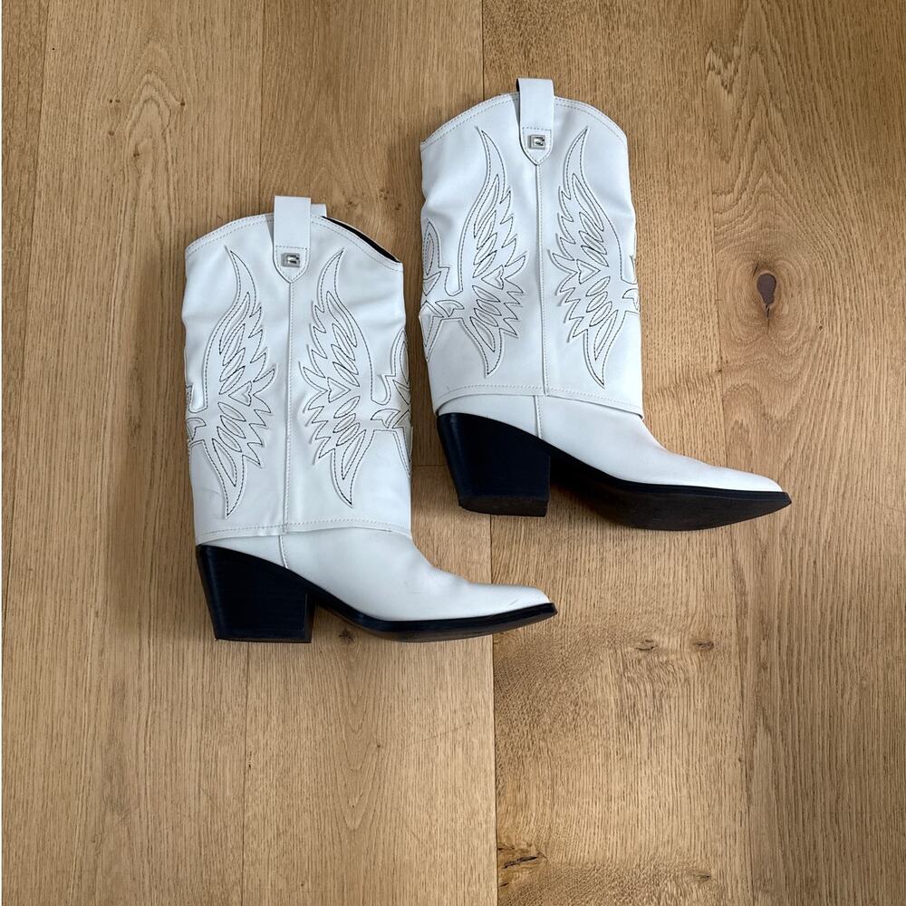 GUESS Foldover Western Boots Raegan Size US6 White Black
